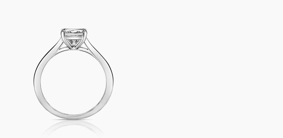 Pierścionek zaręczynowy